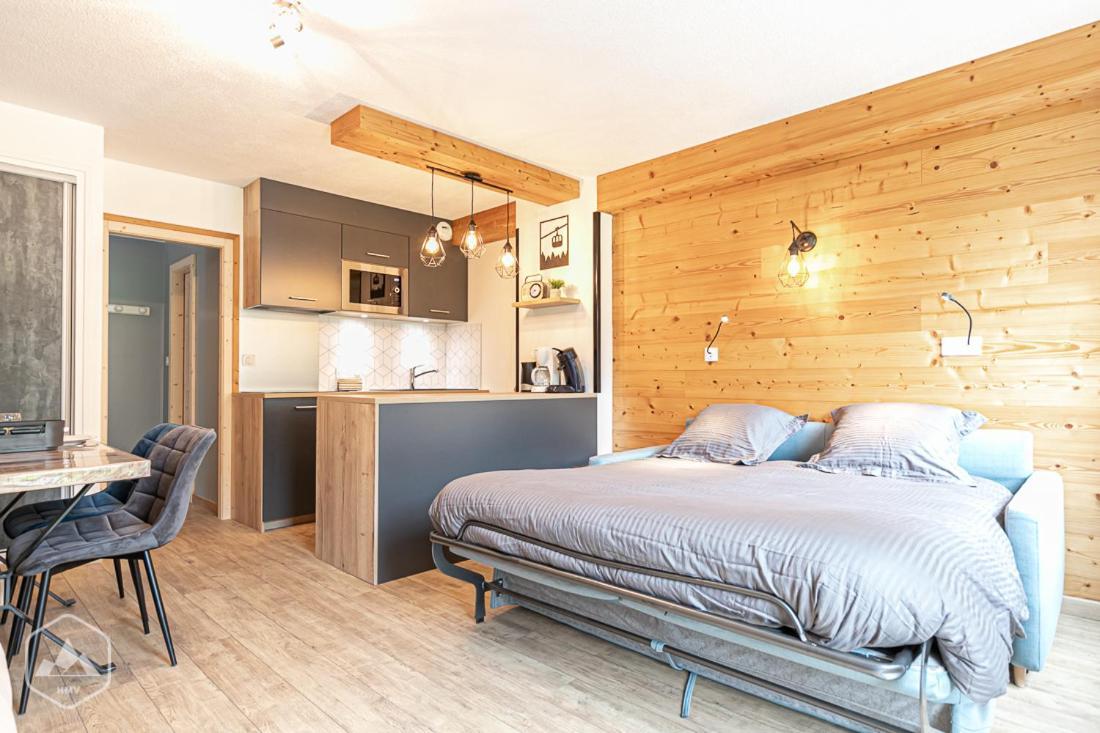 Les Chenevers Lanslevillard Room photo